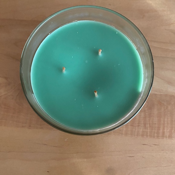 RARE/NEW White Barn Bath & Body Works 3-Wick Candle - Picture 4 of 7